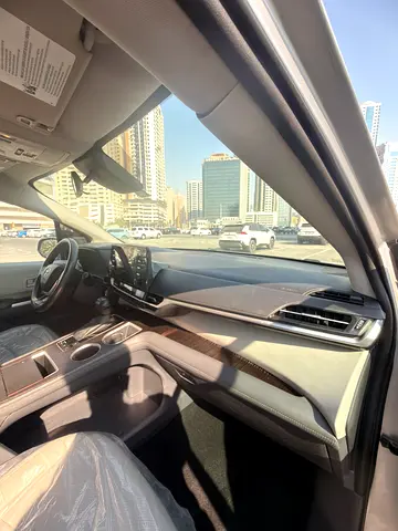 صورة 15 لـ 2021 Toyota SIENNA