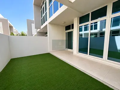 3 Bedroom Townhouse| Furnished | Community Gardens and Lakes