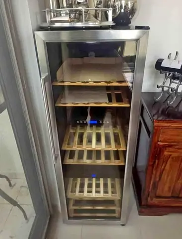 Hoover wine fridge dual temperature 72 bottles slightly used new model