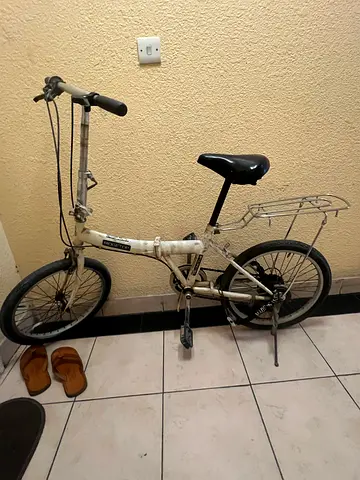 Foldable vintage-style city bike with rear rack - used