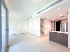 Close to Pool and Park | Flexible Cheques