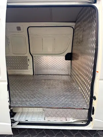 صورة 16 لـ 2021 Toyota HIACE