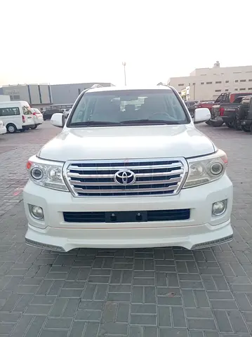 Toyota Land Cruiser GXR 2015 | GCC Specs | Well Maintained