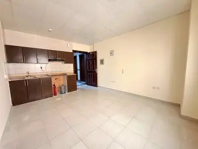 Close to Corniche | Spacious Studio | Split AC | Family Bldg | Prime📍Location | Ready to Move