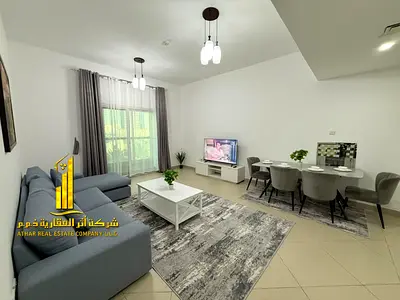 شقة فاخره ثاني ساكن. غرفتين وصالة مع بلكونه مفتوحه .عجمان ابراج الشروق.مفروشه بالكامل للإيجار الشهري. الايجار يشمل الفواتير والإنترنت وموقف