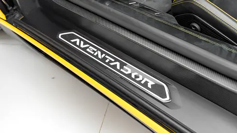 2017 Lamborghini AVENTADOR 缩略图 16