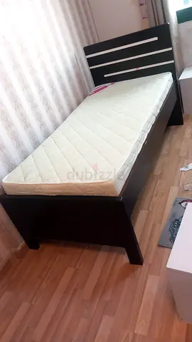 Single bed with mattress