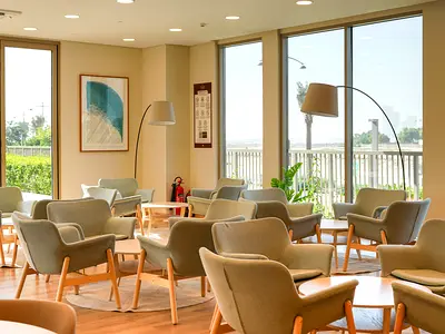 إطلالة على الجولف والحديقة | شقة بغرفتي نوم | Al Badia Living A