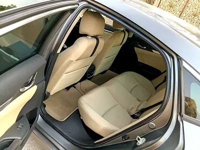 صورة 5 لـ 2019 Honda CIVIC