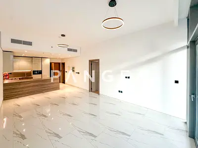 Large Layout | High Quality Finishings | Vacant