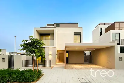 Large Plot | 4BR + Sky Lounge + Family Room