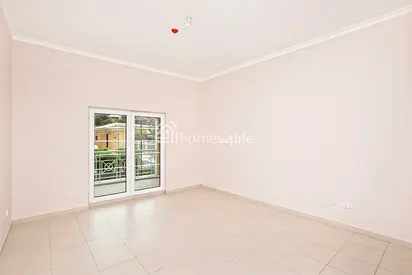 GROUND FLOOR | SPACIOUS | EXTRA PRIVACY