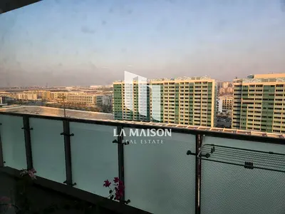 2BR with Balcony | High Floor | Street View