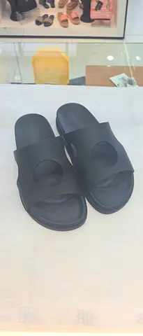Black Slide Sandals - Comfortable Casual Slides (Preowned)