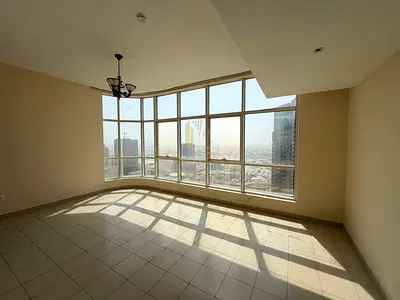 🏡 للبيع | شقة مميزة 3 غرف وصالة بإطلالة مباشرة على بحيرة خالد 🌊