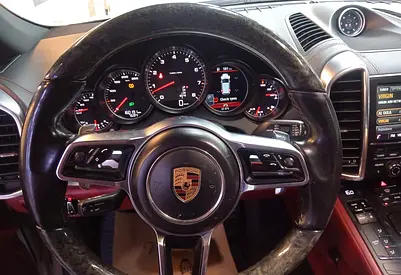 صورة 7 لـ 2016 Porsche CAYENNE