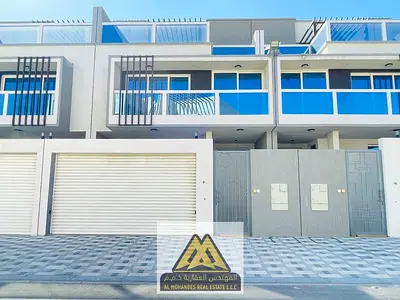 فرصة سكنية راقية للإيجار السنوي: فيلا فخمة 4 غرف وصالتين ومجلس وغرفة خادمة وروف في الزاهية بعجمان