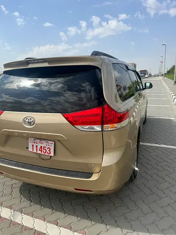 صورة 2 لـ 2011 Toyota SIENNA