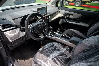 Toyota Veloz GX, миниатюра 15