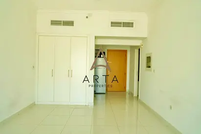 Canal View | Kitchen Aided | Spacious Studio