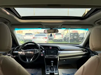 2017 Honda CIVIC — фото 10