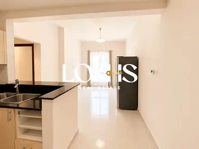 LOW FLOOR | VACANT | NEXT TO THE METRO