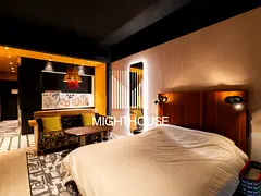 Luxury Family Residence II | Canal View