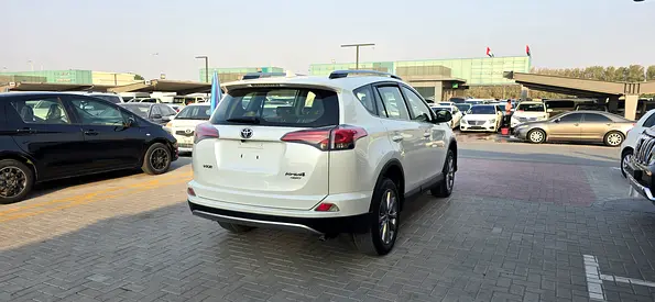 صورة 9 لـ 2017 Toyota RAV 4
