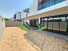 Contemporary 4Bed Villa | Jumeirah 1 | Multiple Terraces