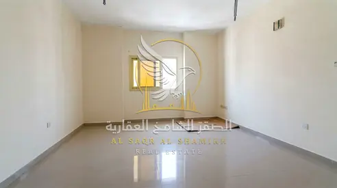 شقه غرفه وصاله بالقليعه اطلاله مفتوحه صيانه مجانيه تكييف مركزي باركن رملي متوفر تسهيلات بالسداد قريب من محطه بترول ادنوك