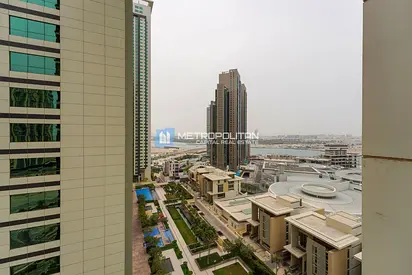 1BR w/ Balcony | Canal view | Mid floor
