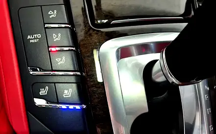 2015 Porsche CAYENNE — миниатюра 4