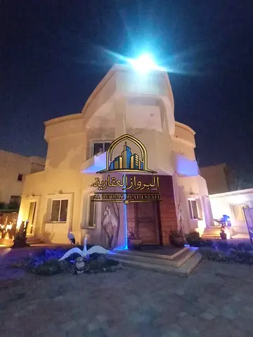 Luxurious 5 bedroom with maid room villa for rent