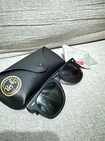 Ray-Ban Wayfarer-style Sunglasses with Case