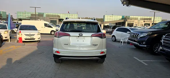 2017 Toyota RAV 4 — фото 12