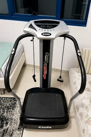 Citifit Vibration Fitness Machine Excellent condition and fully functional. Great for home workouts