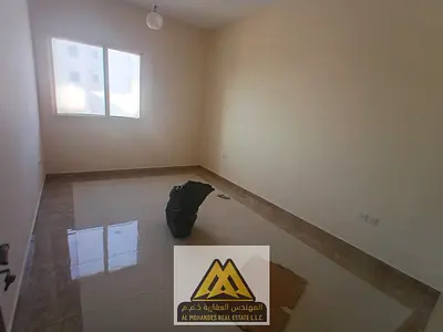 غرفه وصاله/بلكونه باطلاله/ ثاني صف كورنيش عجمان/ بجوار جميع الخدمات والطرق الرئيسيه