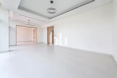 Massive 3BR space | Available | Family community