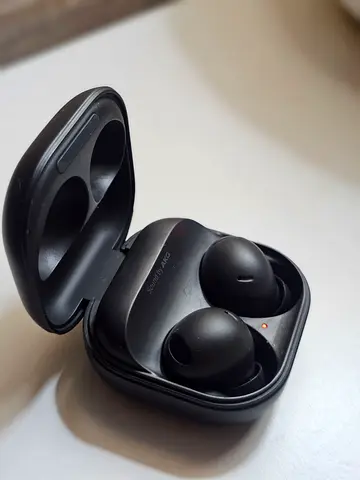 Samsung Galaxy Buds2 Pro - Black, Good Condition with Case