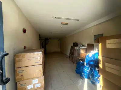 من المالك مباشرة ~ بدون عمولة ~ محل تجاري مميز في الجرف الصناعية 3 |  [1200sqft](400 قدم أرضي + 800 قدم ميزانين قوي)