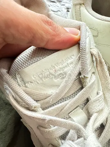 Off white sneakers - size 44