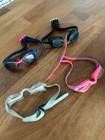 Swimming glasses