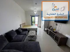Private parking – Fully furnished – Balcony with open view – Central air conditioning – Free