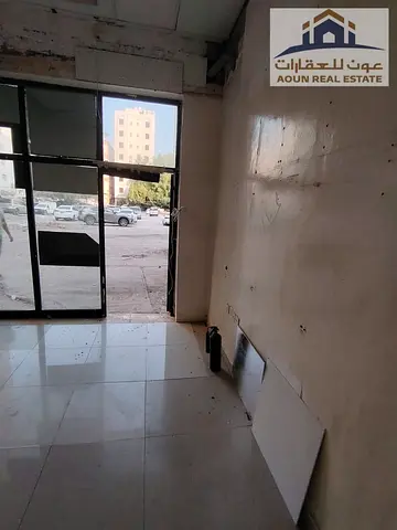 المجرة – الشارقة منطقة المجرة، قريبة من شارع العروبة وشارع الكورنيش، وبالقرب من القاسمية والرولة. الشارقة – منطقة المجرة