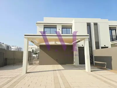 Modern 3BR Townhouse | Falcon island
