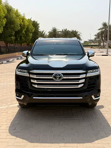 Toyota Land Cruiser VXR 2023 GCC Specs