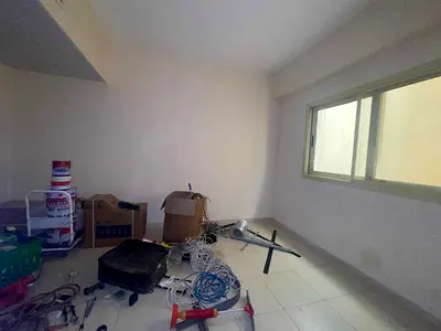 Spacious studio with central ac end gas family building with land free parking only for family