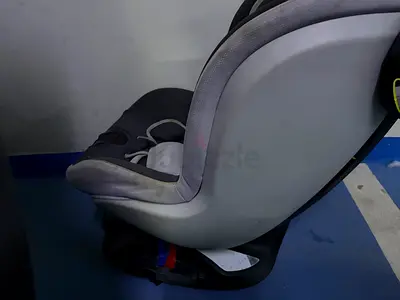 Used convertible baby car seat in good working condition