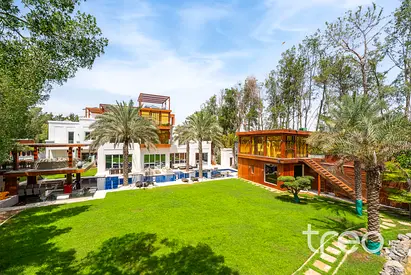 Ultra Luxury Mansion | Desert Leaf Masterpiece