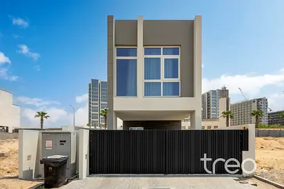 Freestanding | Single Row | Vacant on Transfer
